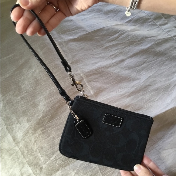 Coach Handbags - Coach Wristlet